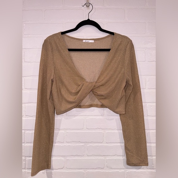 Cupshe Shimmer Lollipop Twist Glittery Gold Crop Top - Picture 4 of 16